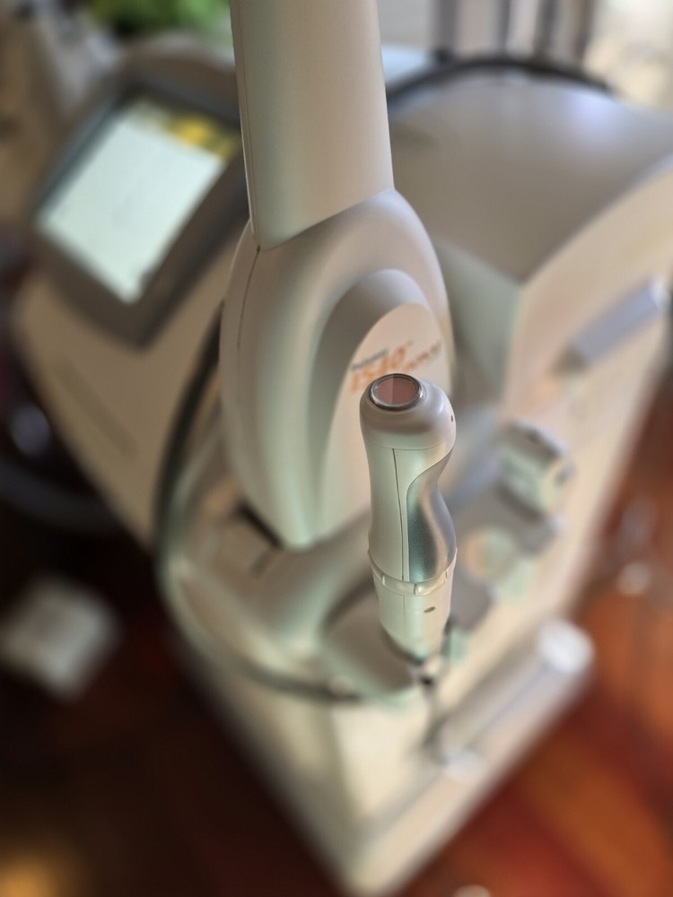 CYNOSURE PALOMAR ICON 1540 FRACTIONAL HANDPIECE WITH XD AND XF LASER TIPS