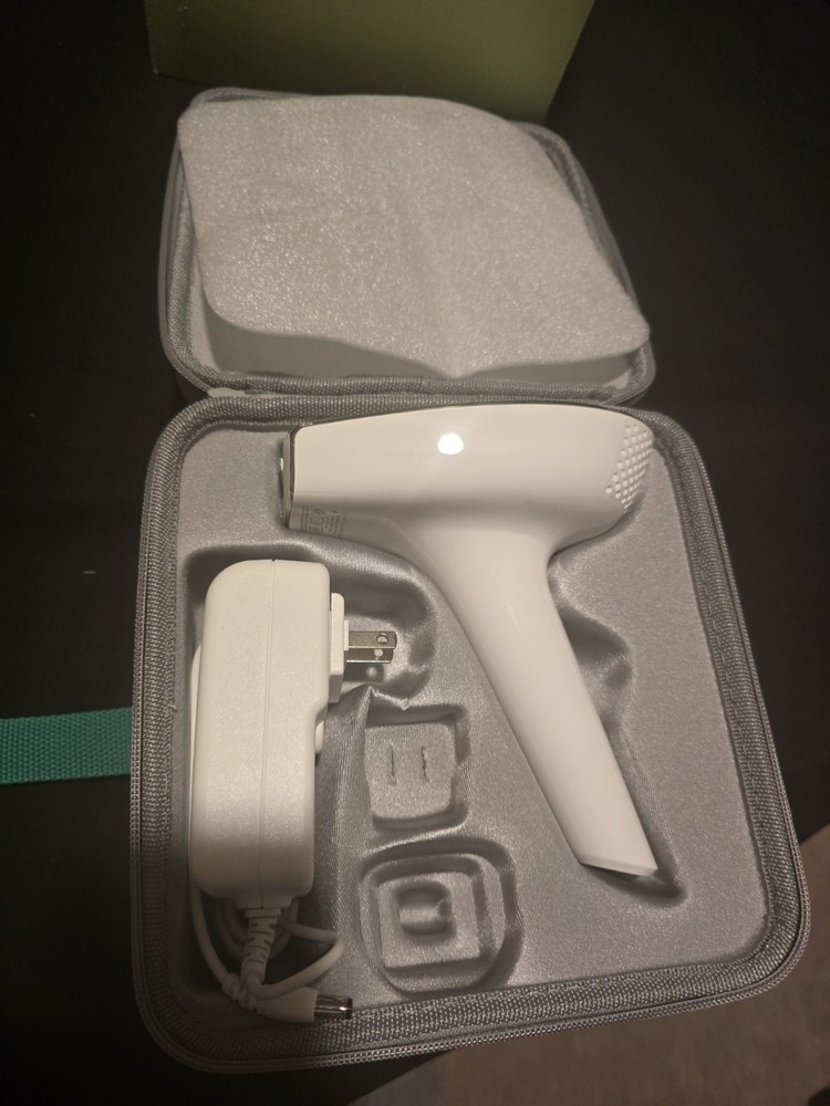 Silk’n BellaFlash Pro Hair Removal System – White (79GSLZ3YUSJL)