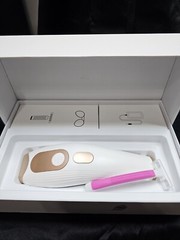Hand-held Laser Hair Removal Device – (New/Open Box) (999900 Flashes)