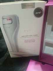 Tria Age Defying Laser / Original Box, Charging Cradle Disk, Manuals, Tested