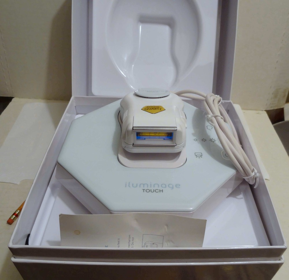 Iluminage Touch Permanent Hair Reduction System. Open Box FG70701