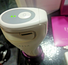 Tria Age Defying Laser / Original Box, Charging Cradle Disk, Manuals, Tested