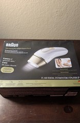 Braun Silk-expert Pro 5 IPL Hair Removal SensoAdapt White/Gold w Case
