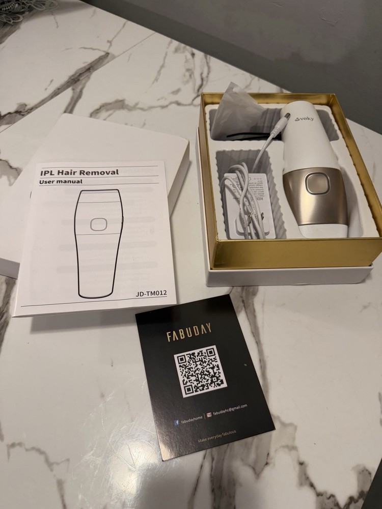 Svoke IPL Hair Removal Device JD-TM012 White Gold With Sunglasses