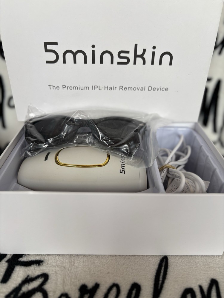 5minskin IPL Hair Removal Device White Gold with Sunglasses