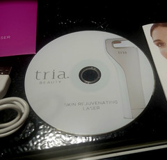 Tria Age Defying Laser / Original Box, Charging Cradle Disk, Manuals, Tested