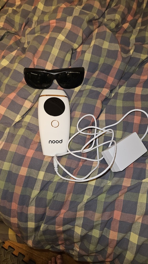 Nood IPL Hair Removal Device White Corded Electric with Protective Eyewear