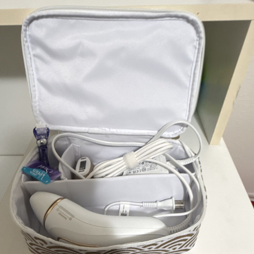 Braun IPL Hair Removal Device White & Gold with Power Cord and Storage Case
