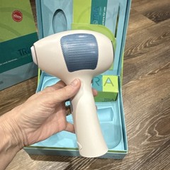 Tria THR-2S Cordless Laser Hair Removal Device White/Blue w/ Charger & Box