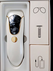FZ-100 White Ice-Cooling Handheld IPL Hair Removal Device For Women & Men