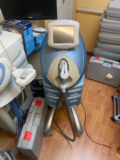 Aesthera Isolaz IPL Laser Acne & Skinn Rejuvenation