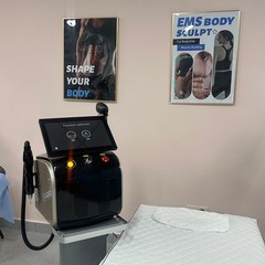 755 808 1064 Diode Laser Permanent Hair Removal Picosecond Nd Yag Tattoo Removal